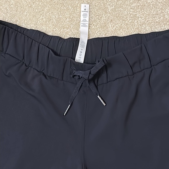 Lululemon black dance pants capri length size 8 - Picture 2 of 11